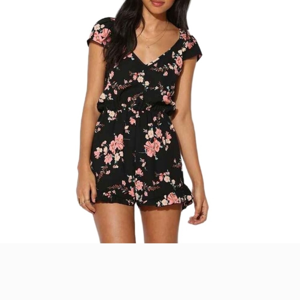 Pins & Needles Black and Pink Floral Outfit